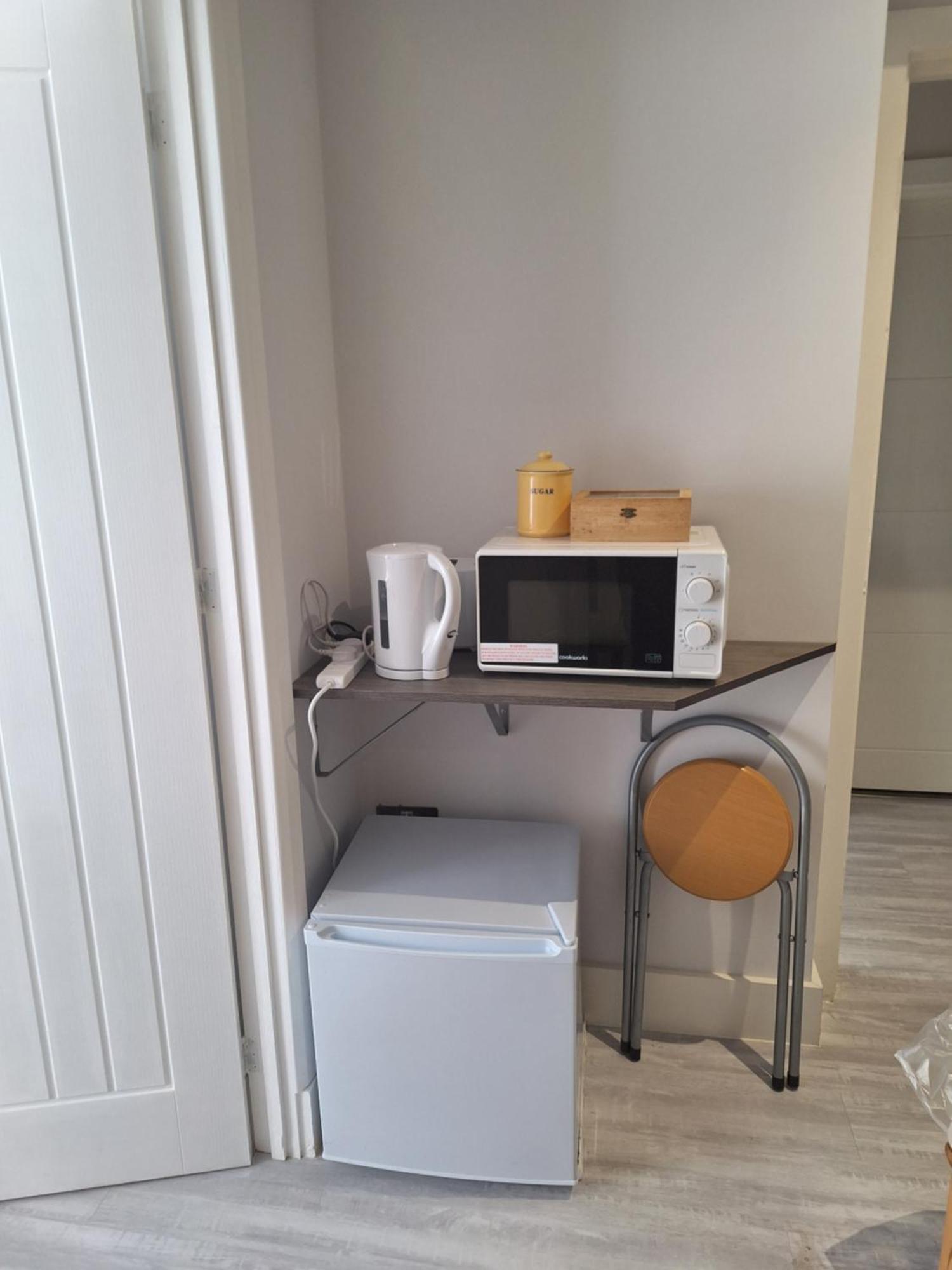 Budget Single Room Only For One Adult - Shared Flat Northolt  Exterior photo